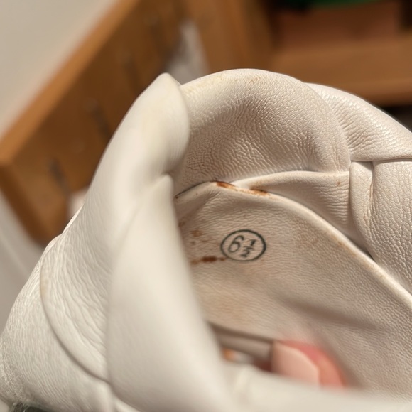 Vetaste White Flat Woven Sandals - Picture 8 of 8